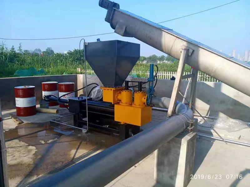 粘稠物料輸送泵日常維護(hù)手冊(cè)：清潔、潤(rùn)滑與易損件更換的標(biāo)準(zhǔn)流程